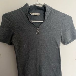 Collard Tee with adjustable zipper